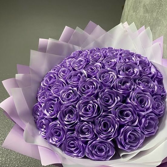 32 Roses Ribbon Bouquet