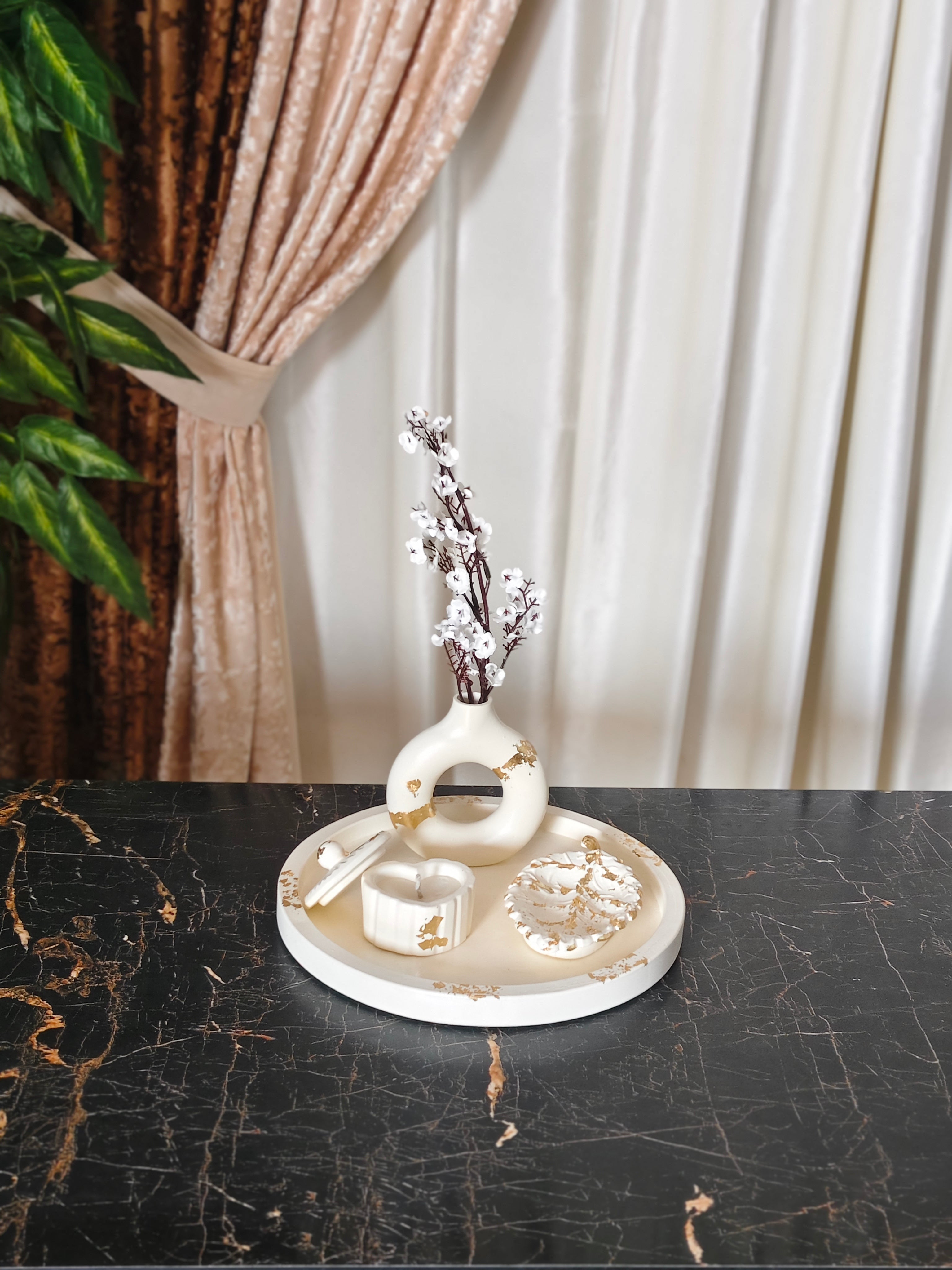 Round tray, Donut Vase, Leaf tray & Heart Jar Bundle 71 With Gold Foil